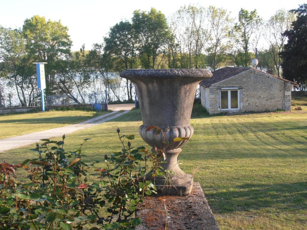 Chateau Sainte Marie Hotel Dompierre-sur-Charente Zewnętrze zdjęcie